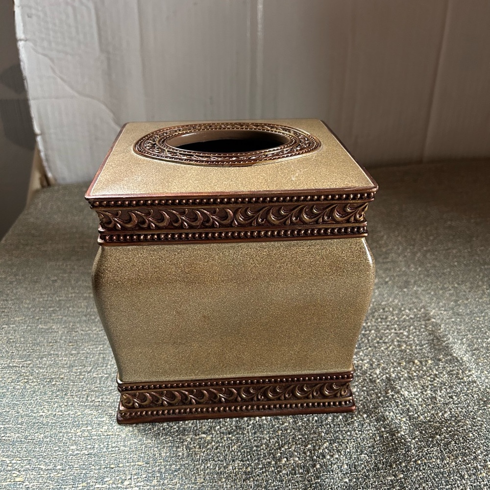 Tissue cover - Picture 11 of 13